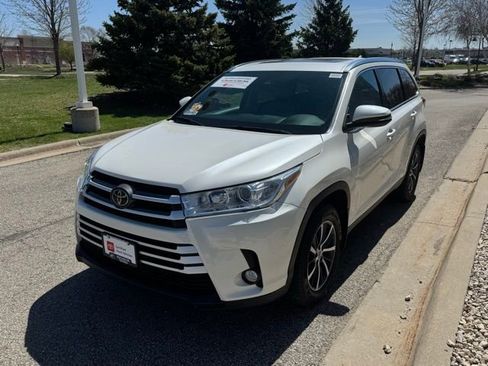 Certified 2019 Toyota Highlander XLE AWD/4WD image 37