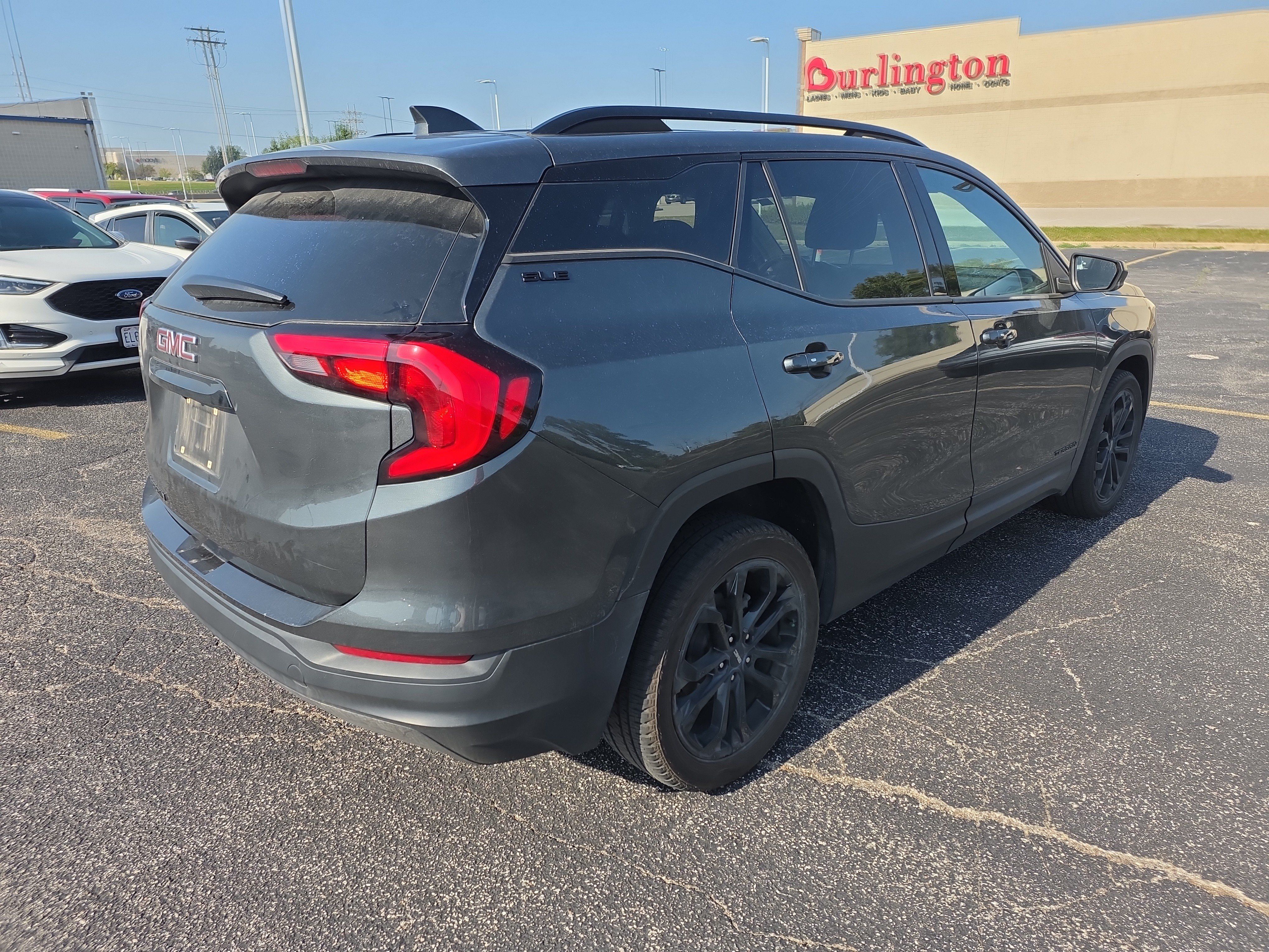 Used 2020 GMC Terrain SLE w/ Elevation Edition FWD image 4
