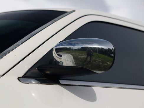 Used 2010 Chrysler 300 Touring RWD image 36