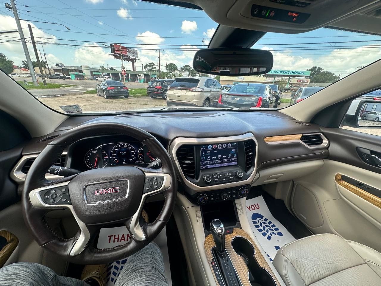 Used 2017 GMC Acadia Denali w/ Technology Package FWD image 6