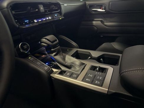 Used 2025 Toyota Land Cruiser image 18