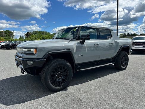 New 2026 GMC Hummer EV 4x4 Crew Cab w/ LPO, Sport Package image 2