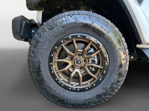 Used 2021 Jeep Wrangler Unlimited Sahara AWD/4WD image 15