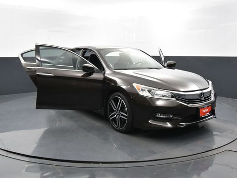 Used 2016 Honda Accord Sport image 35