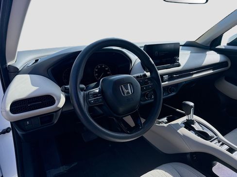 Used 2025 Honda HR-V LX image 9