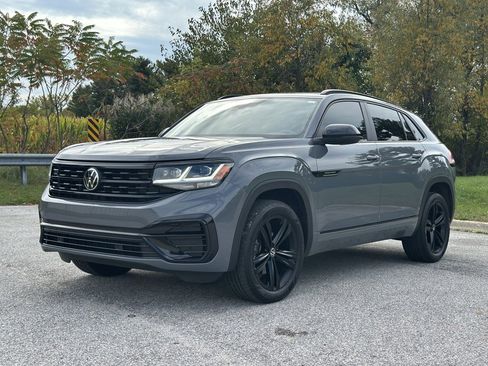 Used 2023 Volkswagen Atlas Cross Sport SEL R-Line image 3