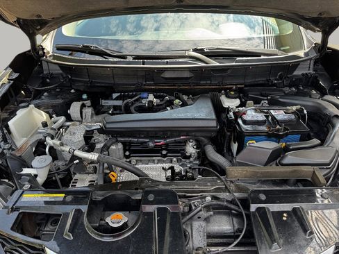 Used 2016 Nissan Rogue SV image 13