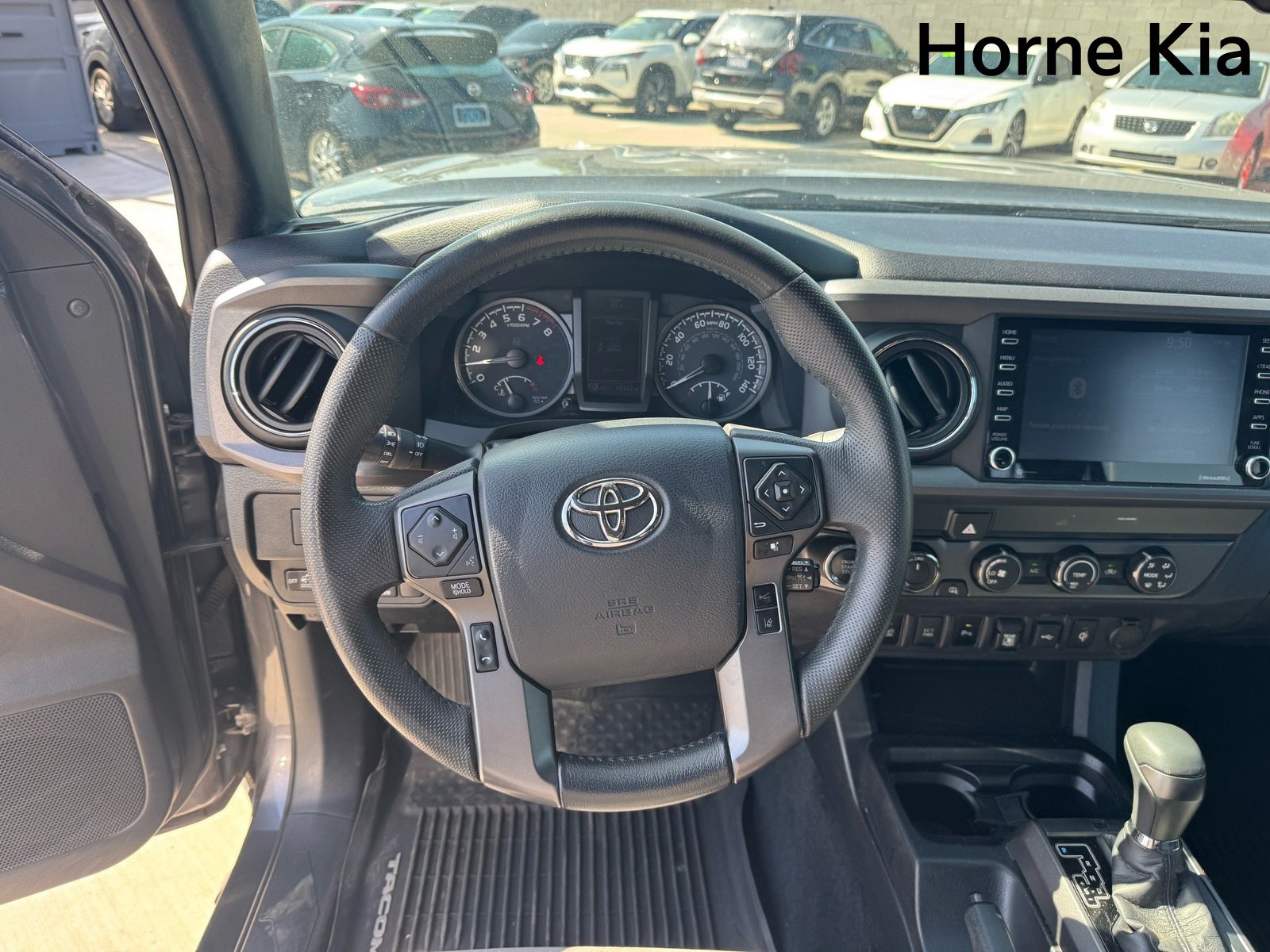 Used 2020 Toyota Tacoma TRD Off-Road w/ Technology Package AWD/4WD image 16