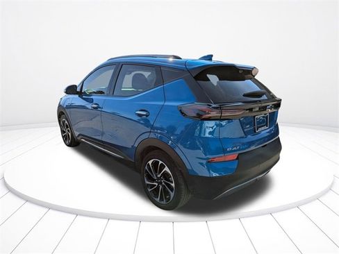 Used 2023 Chevrolet Bolt EUV Premier w/ Sun & Sound Package image 6