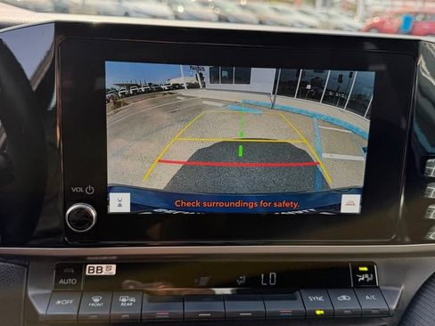 Used 2025 Toyota Camry SE FWD image 10