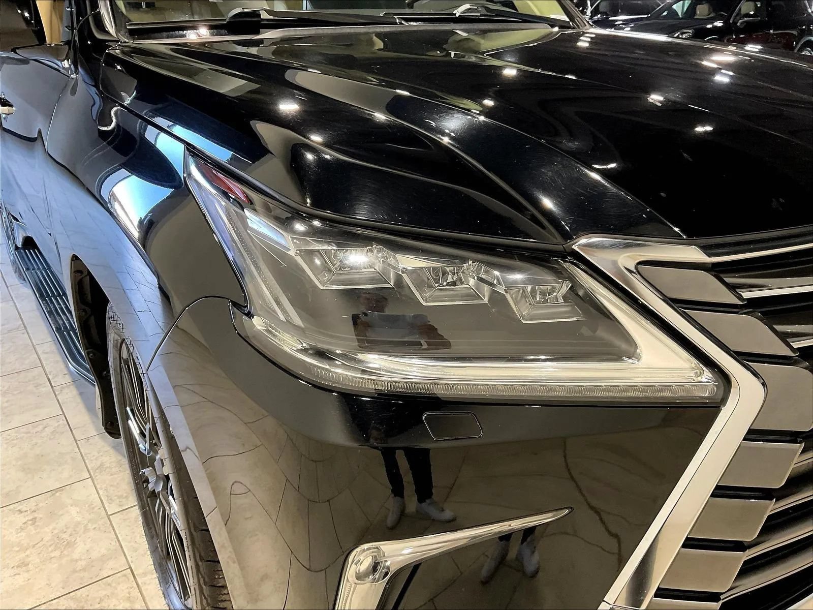 Used 2017 Lexus LX 570 4WD w/ Luxury Package image 35