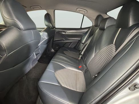 Used 2019 Toyota Camry SE FWD image 32