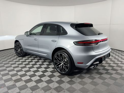 Certified 2026 Porsche Macan AWD/4WD image 3