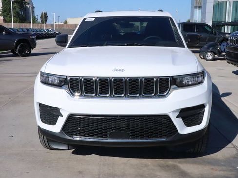 New 2025 Jeep Grand Cherokee Laredo X image 9