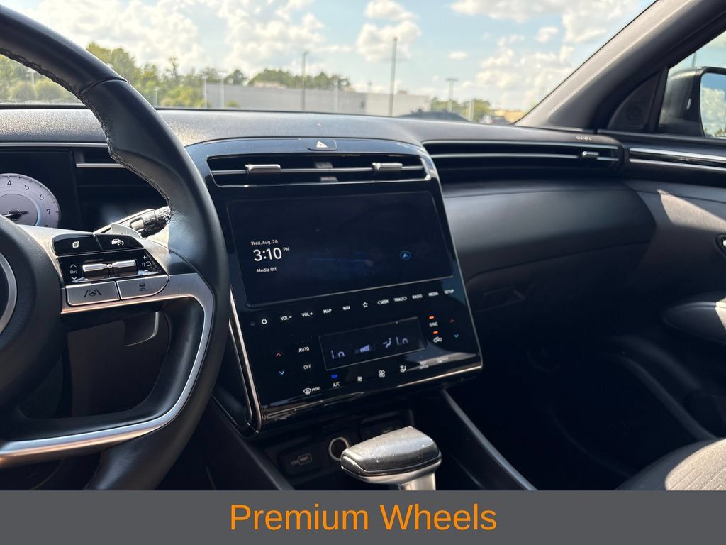 Used 2023 Hyundai Santa Cruz SEL Premium AWD/4WD image 17