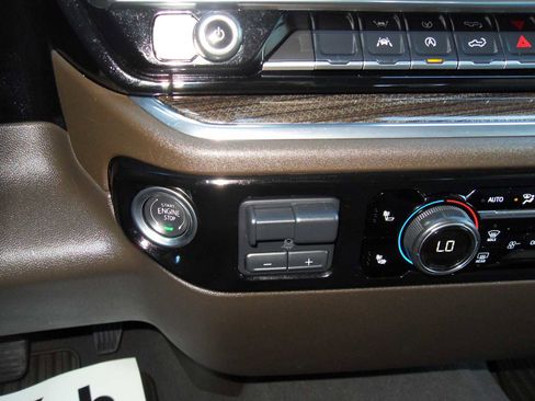 Used 2025 Chevrolet Silverado 1500 LT AWD/4WD image 37