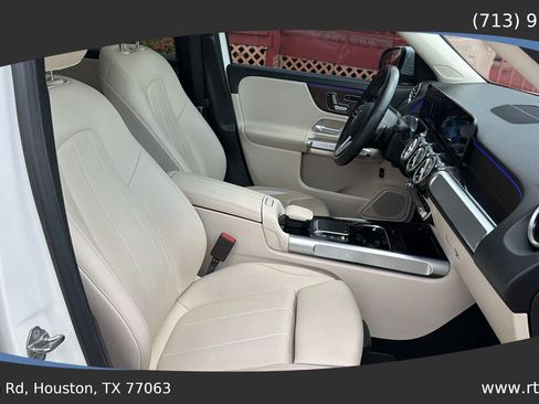 Used 2021 Mercedes-Benz GLB 250 image 40