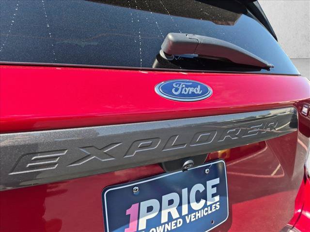 Used 2021 Ford Explorer XLT w/ Equipment Group 202A RWD image 30