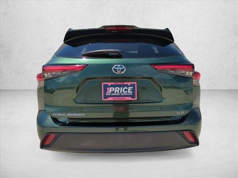 Used 2023 Toyota Highlander XLE FWD image 7