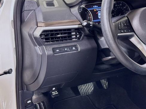 Used 2025 Nissan Altima 2.5 SV FWD image 8