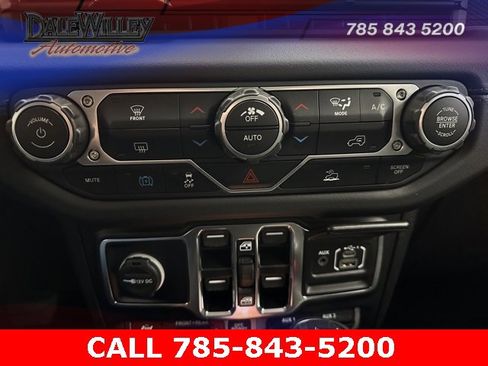 Used 2024 Jeep Wrangler Unlimited Rubicon 4xe image 9