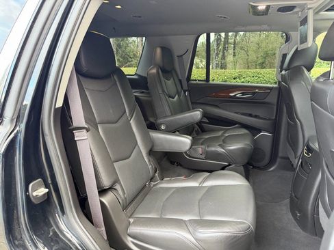 Used 2017 Cadillac Escalade Premium Luxury image 26