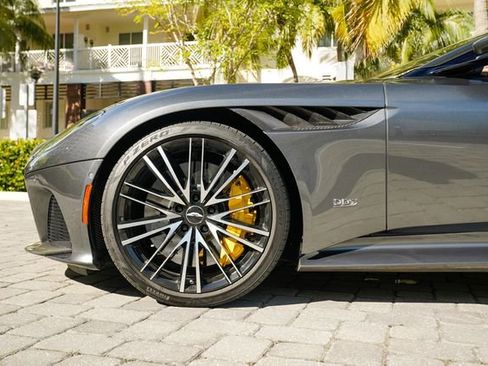 Used 2023 Aston Martin DBS Volante image 13