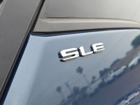 Used 2024 GMC Terrain SLE AWD/4WD image 33