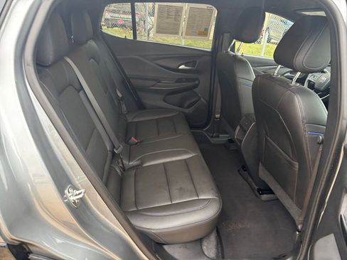 Used 2025 Buick Envista Sport Touring image 23