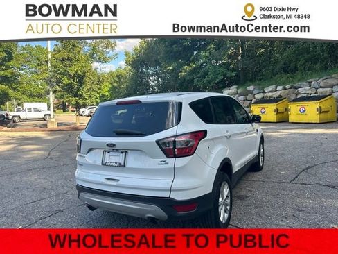 Used 2017 Ford Escape SE w/ SE Cold Weather Package AWD/4WD image 5