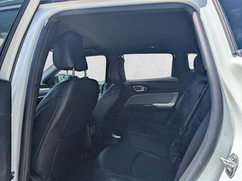 Used 2025 Jeep Compass Limited AWD/4WD image 12