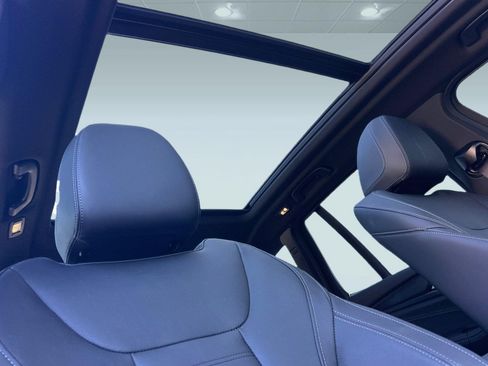 Used 2023 BMW X3 xDrive30i w/ Premium Package AWD/4WD image 25