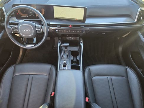 Certified 2025 Kia Sorento S w/ Panoramic Sunroof Package image 25