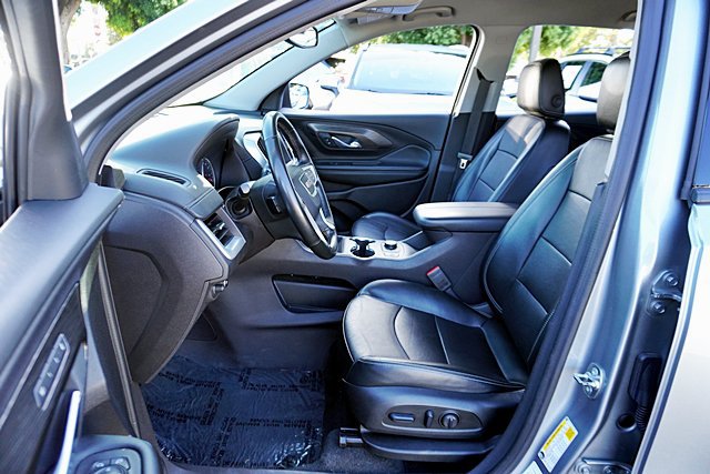 Used 2024 GMC Terrain SLT AWD/4WD image 15