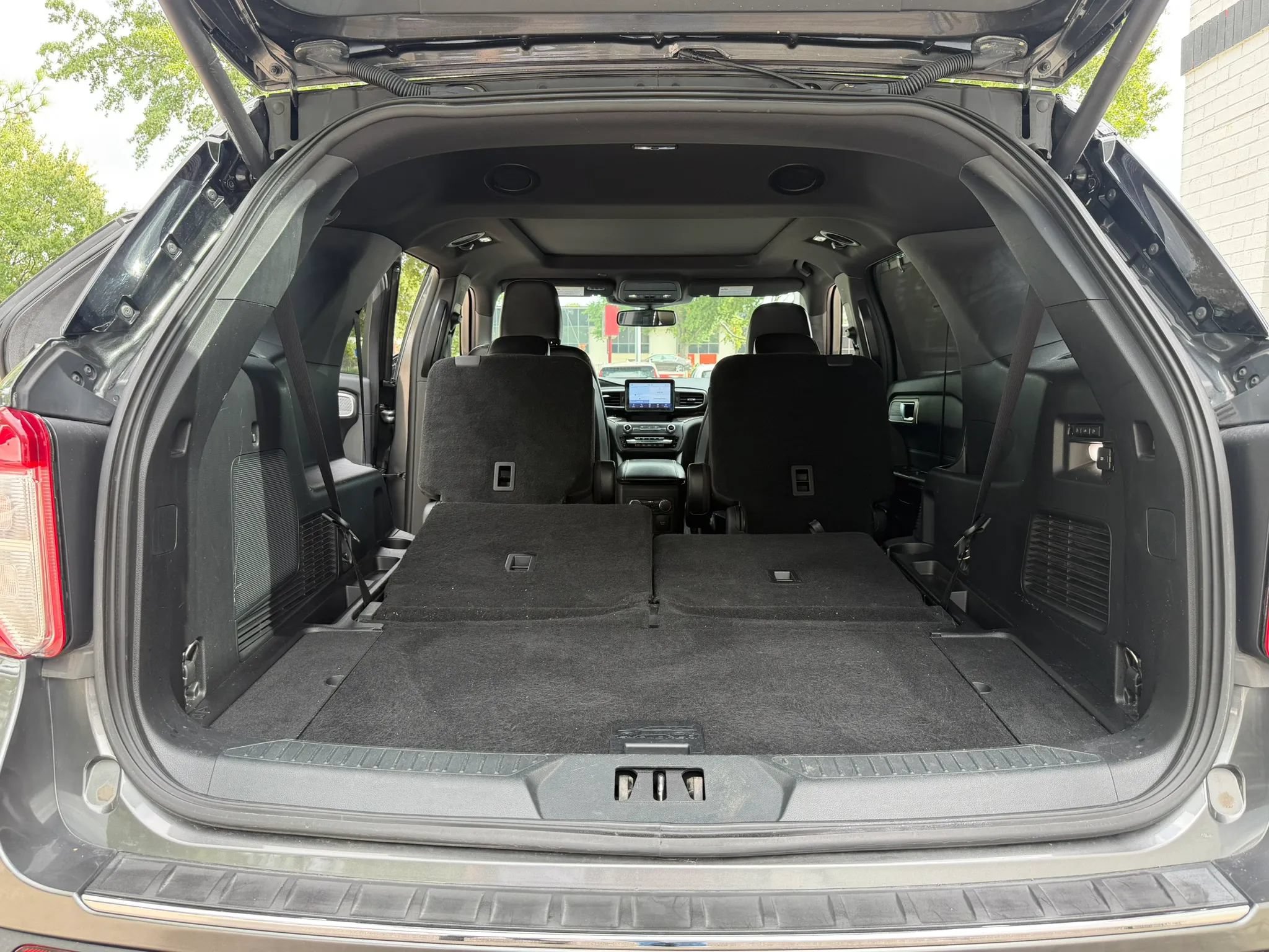 Used 2020 Ford Explorer Limited w/ Class III Trailer Tow Package AWD/4WD image 27
