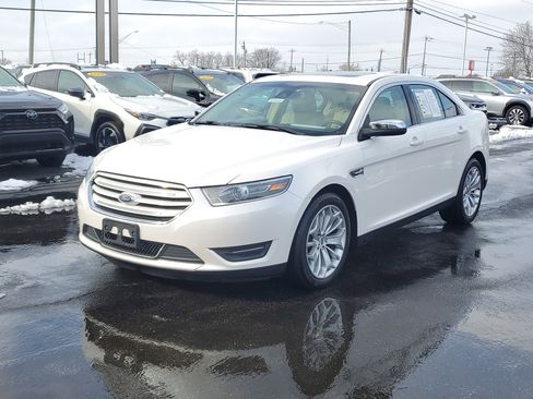 Used 2018 Ford Taurus Limited image 29
