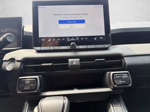 Used 2026 Toyota RAV4 SE w/ Convenience Package AWD/4WD image 18