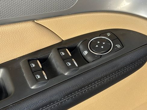 Used 2017 Ford Explorer XLT w/ Equipment Group 202A image 13