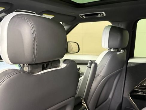 Used 2025 Land Rover Range Rover Sport Dynamic SE AWD/4WD image 23