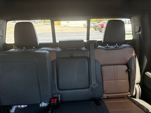 Used 2023 Chevrolet Silverado 1500 High Country AWD/4WD image 28