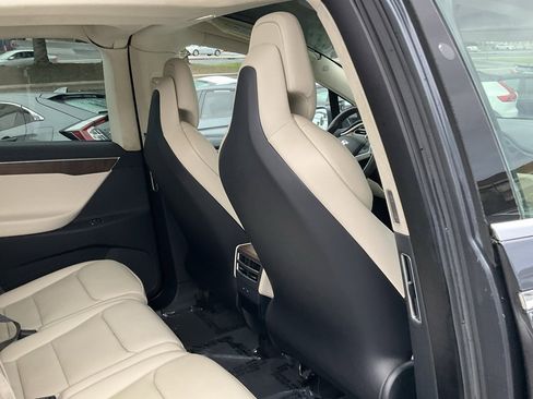 Used 2017 Tesla Model X 75D image 49