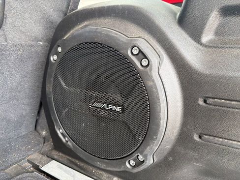 Used 2019 Jeep Wrangler Unlimited Sahara w/ Uconnect 4C Nav & Sound Group image 25