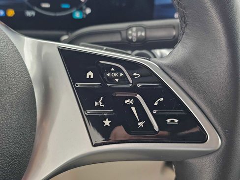 Certified 2025 Mercedes-Benz GLB 250 image 29