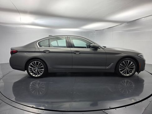 Used 2021 BMW 530i RWD image 3