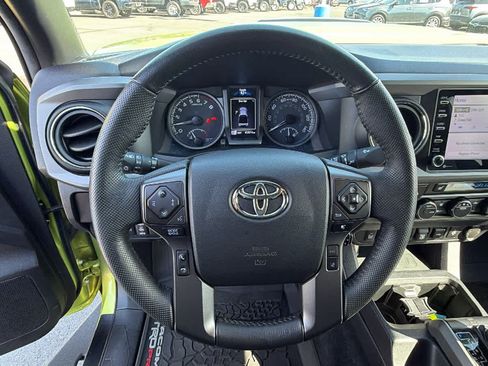Used 2022 Toyota Tacoma TRD Pro AWD/4WD image 18