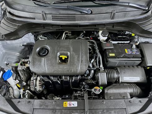 Used 2025 Kia Soul LX w/ LX Technology Package FWD image 31
