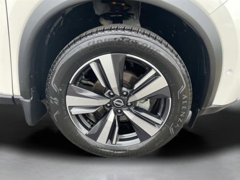 Used 2023 Nissan Rogue SL w/ SL Premium Package image 25