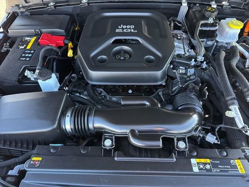 Used 2022 Jeep Wrangler Unlimited Rubicon 4xe image 39