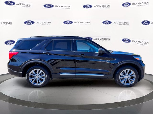 Certified 2023 Ford Explorer XLT w/ Equipment Group 202A AWD/4WD image 6