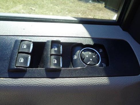 Used 2022 Ford F250 XL w/ Power Equipment Group AWD/4WD image 12